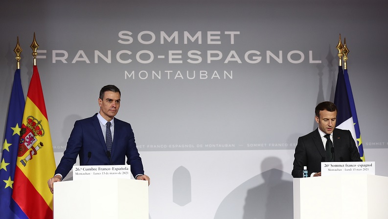 Sanchez Macron