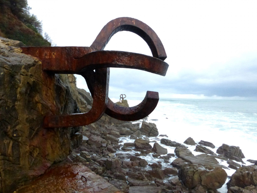 Escutura de Eduardo Chillida, símbolo de la ciudad