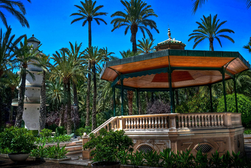 Elche: el Palmeral, el Misterio y la Dama