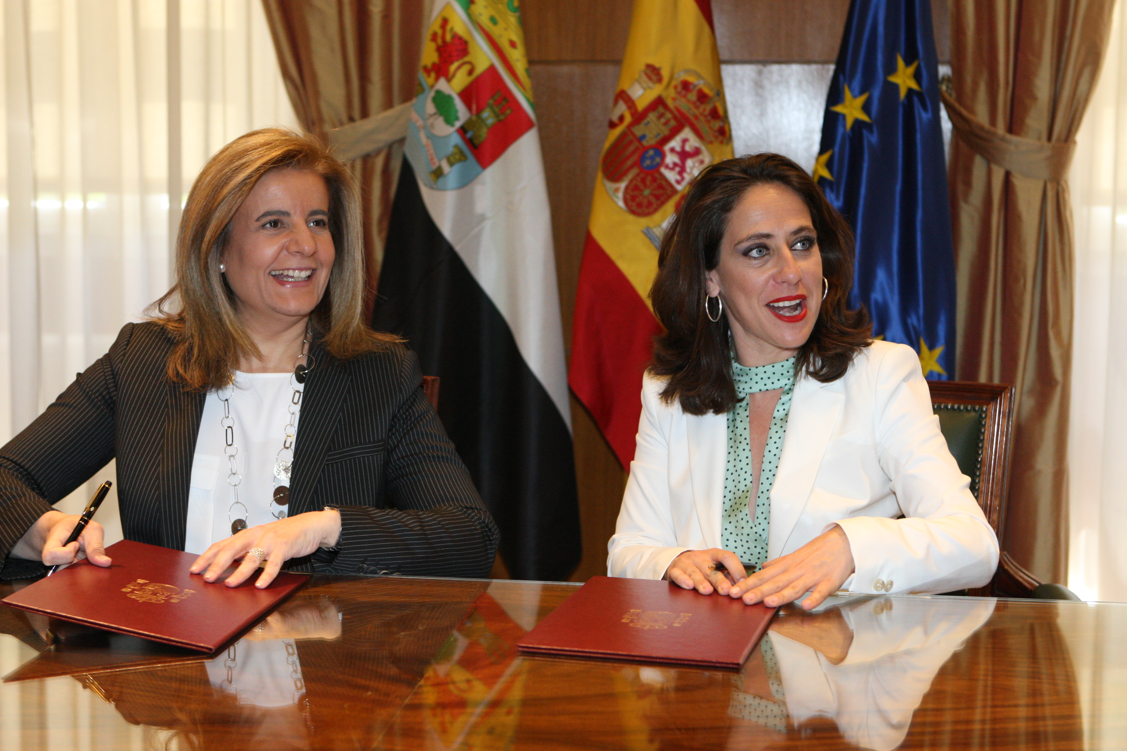  El Ministerio de Empleo y la Junta de Extremadura firman un convenio para el fomento de la contrata
