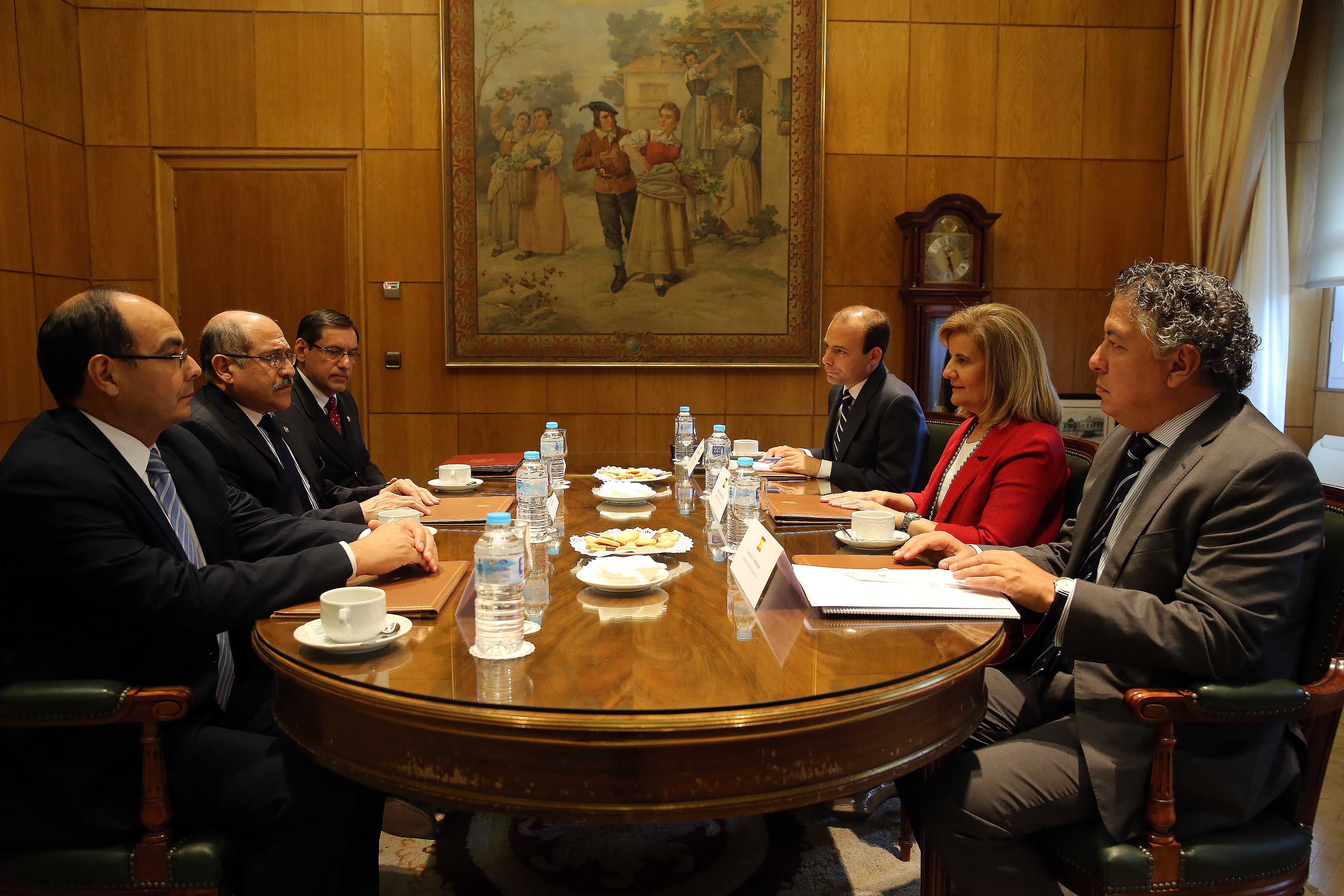 Firma de acuerdo entre las delegaciones de España y Paraguay