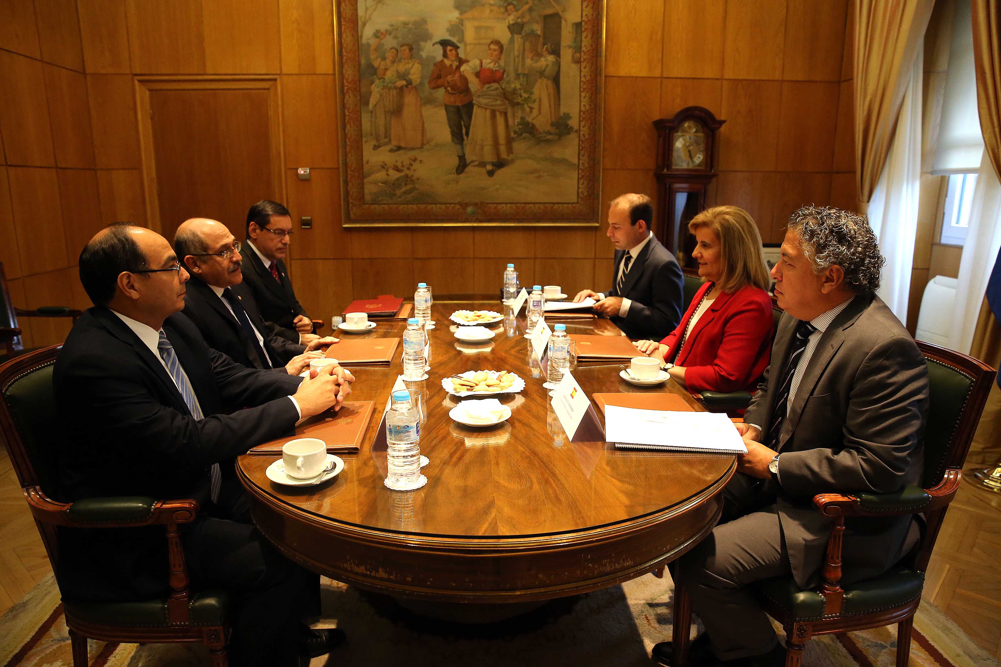 Firma de acuerdo entre las delegaciones de España y Paraguay