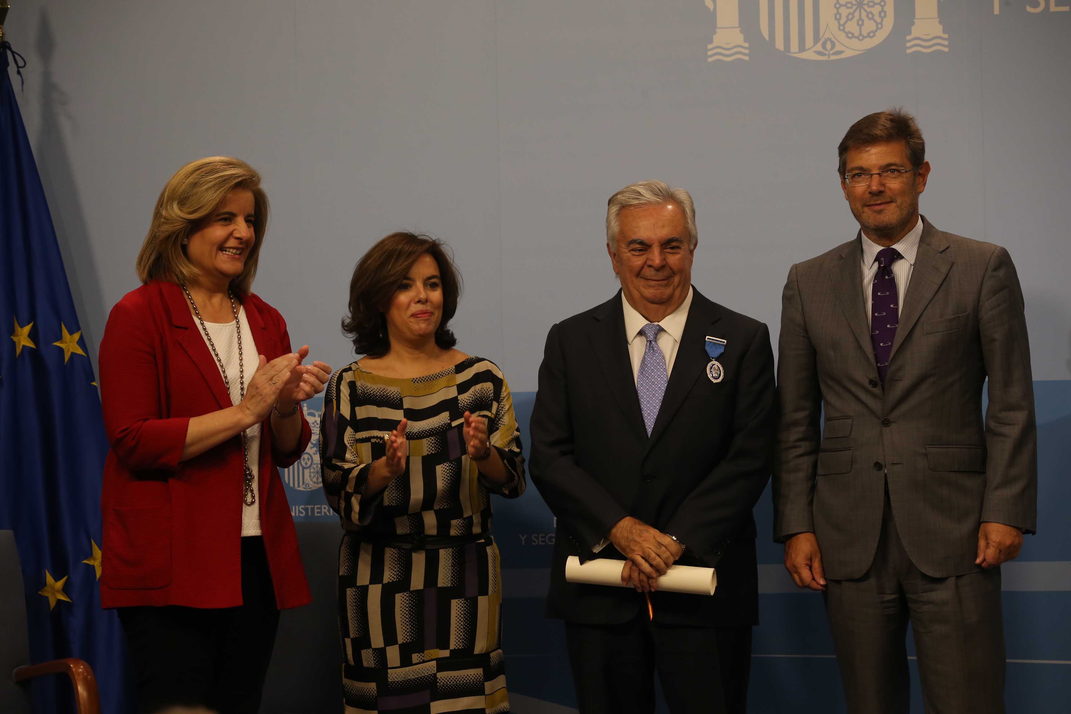  Fátima Báñez entrega 7 Medallas de Plata al Mérito en el Trabajo