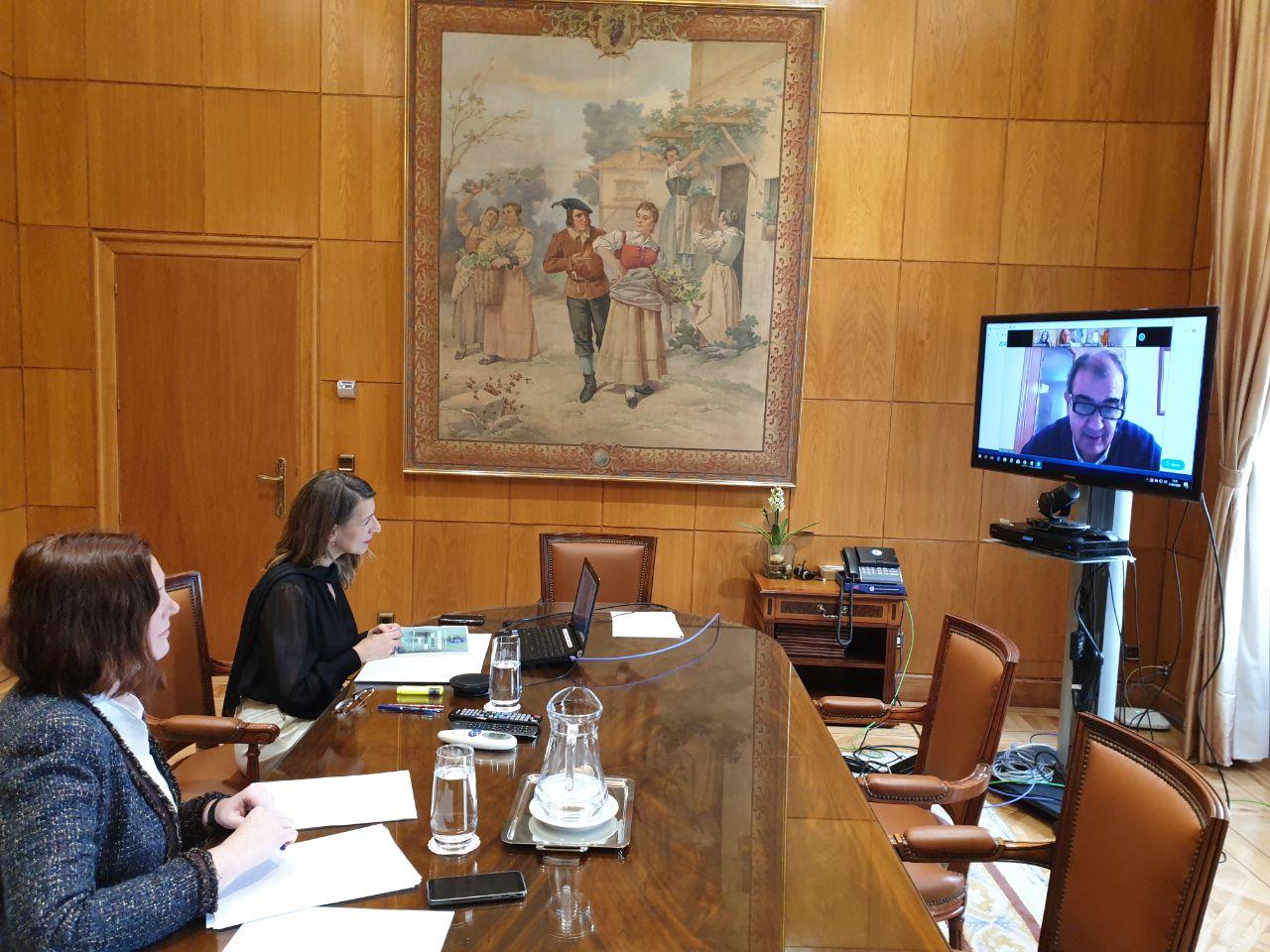 Reunión Ministra CEPES